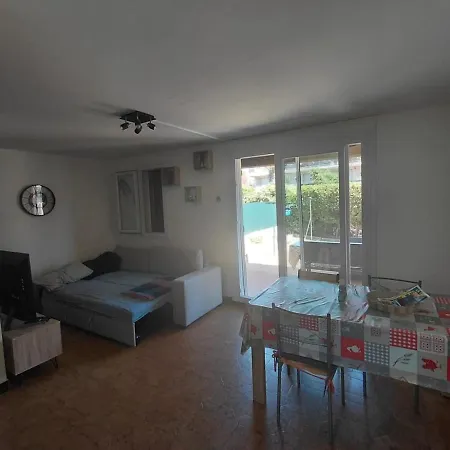 度假居 Maison A 500 M De La *